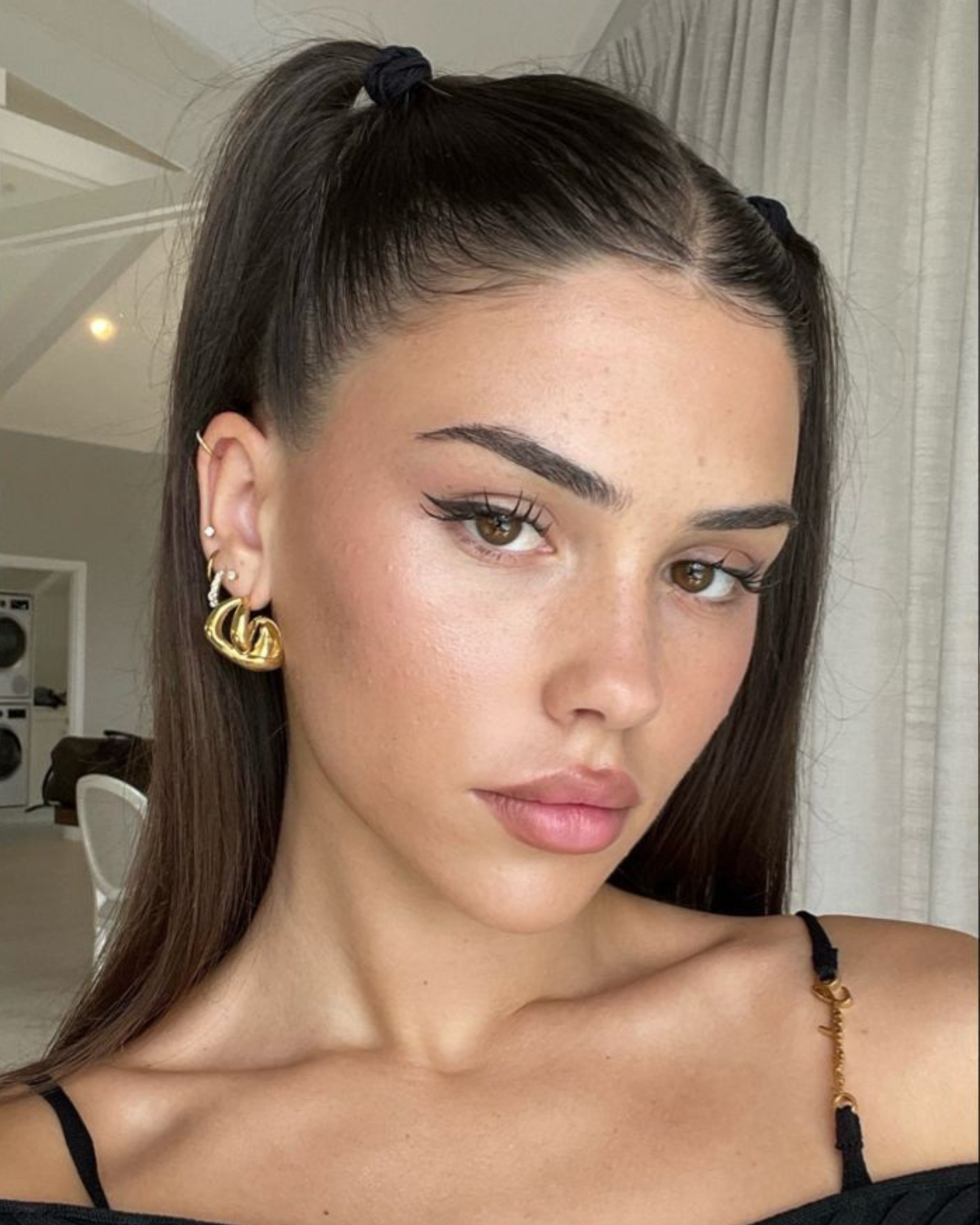 Sarah M, Abu Dhabi