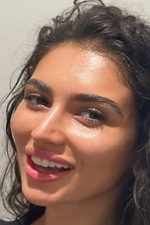 – <strong>Ayesha K.</strong> [stars]